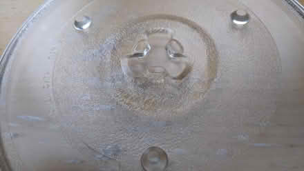 Photo of free Microwave plate (west side of Horsham) #1