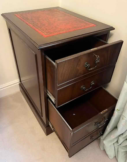 Photo of 2 drawer wooden filing cabinet (Tolleshunt D'Arcy CM9) #2