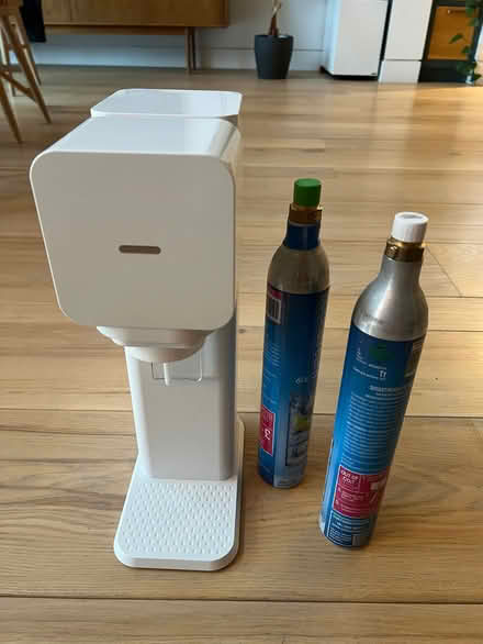 Photo of free Sodastream plus three empty canisters (West Common AL5) #1
