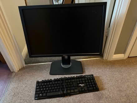 Photo of free Dell 22 inch monitor and a keyboard (Lower Earley RG6) #1