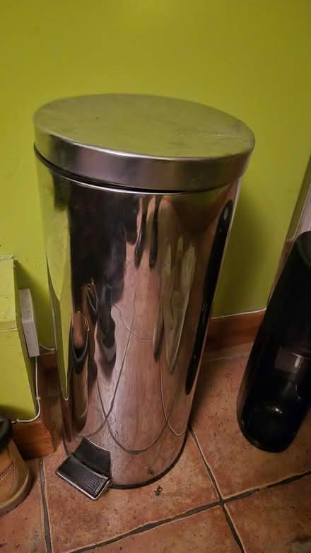 Photo of free silver kitchen bin (Bethnal Green E1) #1
