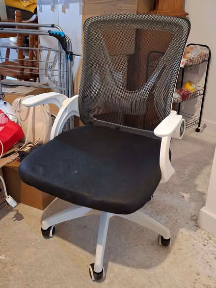 Photo of free Desk chair very good condition (Swindon Village GL51) #1