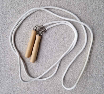 Photo of free Skipping rope, cord with wooden handles, 3m (Eaton NR4) #1