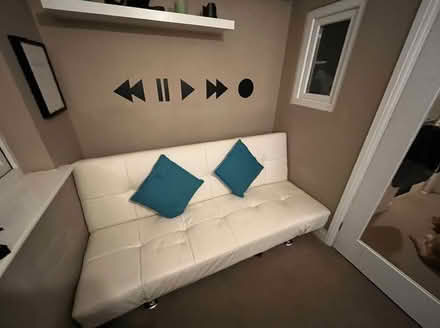 Photo of free White sofa bed (Croydon CR0) #1