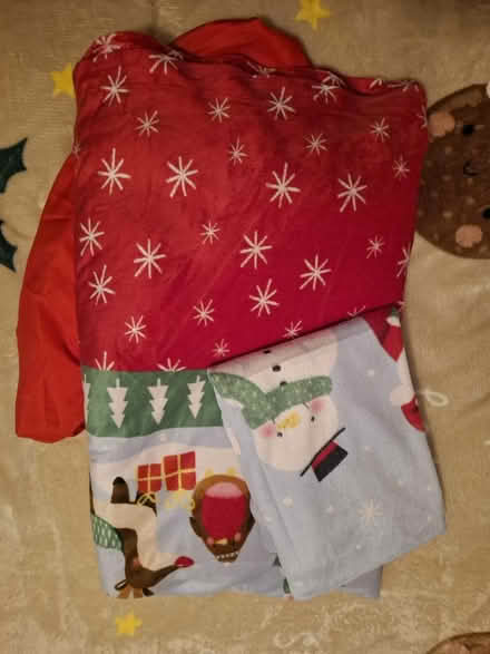 Photo of free Christmas bedding single bed (Bracknell RG12) #1