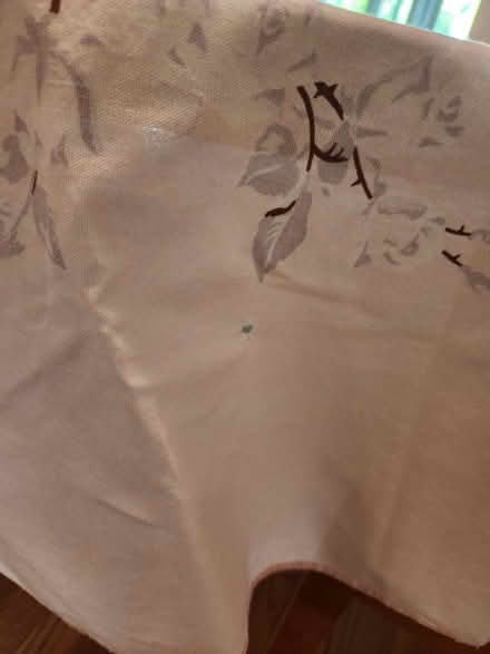 Photo of free Vintage pink tablecloth (palm harbor CR 1 Tpa Road) #3