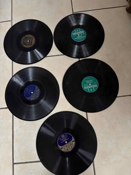 Photo of free 5 gramophone records (Westbury Wilts BA13) #1