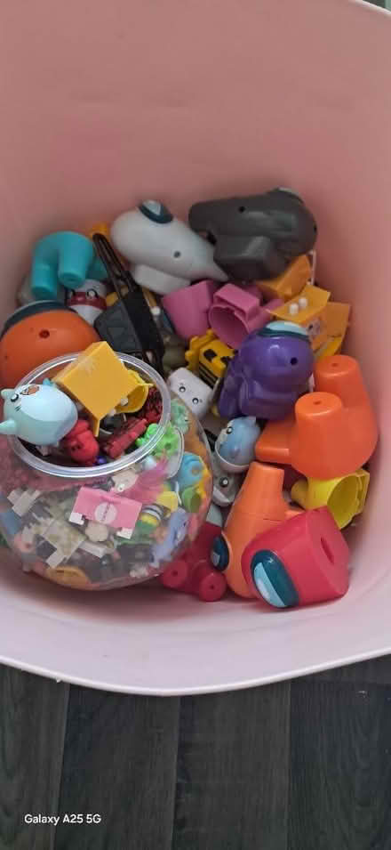 Photo of free Among us, Freddie and roblox (Ss9) #2