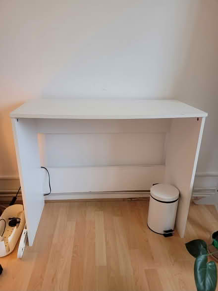 Photo of free Office Desk (Upper Sydenham SE26) #1