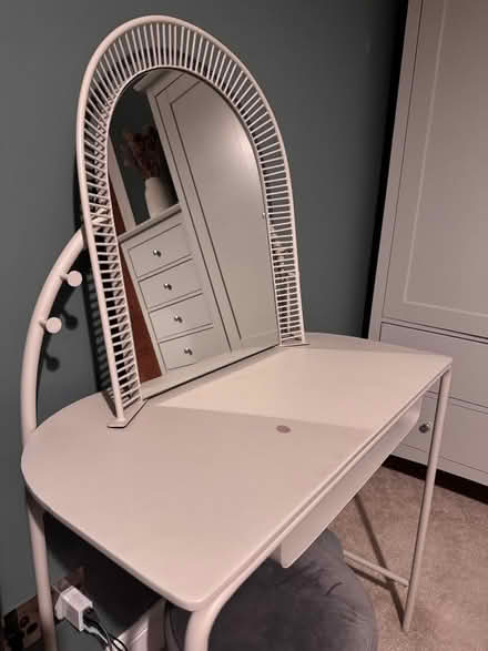Photo of free Dressing table and stool (Glasgow G20) #3
