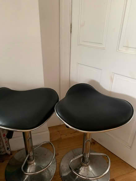 Photo of free 2 bar stools (Ky13 9TA) #1