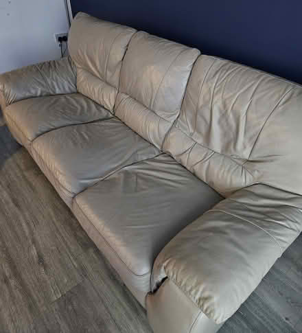 Photo of free 3 seater leather sofa (Kirkcaldy KY2) #1
