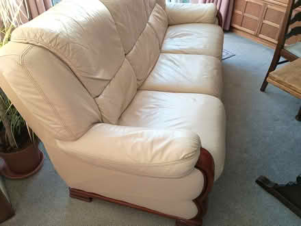 Photo of free Cream Leather 3-Seater Sofa – Good Condition (Galgate LA2) #4