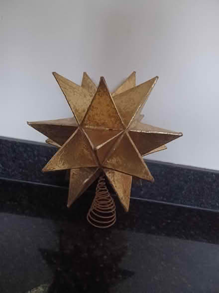 Photo of free Large Xmas tree star (Woodley RG5) #1