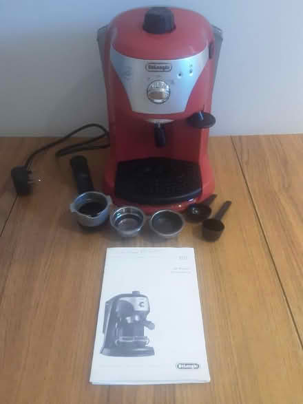Photo of free DeLonghi coffee maker (Horsham RH12) #1