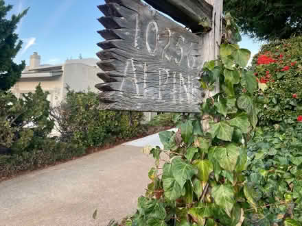 Photo of free Curb alert Cupertino tiny blk desk (Foothill Boulevard Cupertino) #2