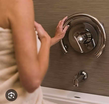 Photo of free tub/shower grab bar (Hazeldean/Castlefrank area) #3