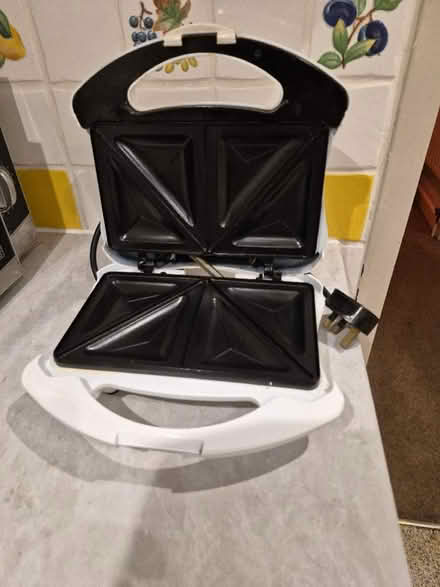 Photo of free Sandwich toaster (Manor Farm KT14) #2