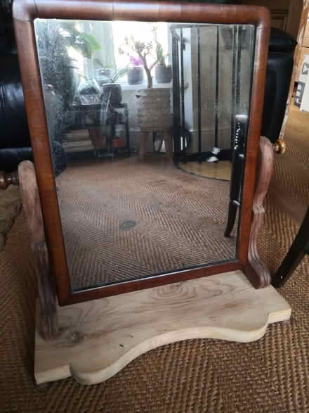 Photo of free Old mirror and chair (Edgbaston B16) #1