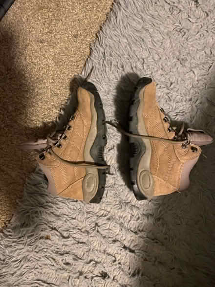 Photo of free Women’s boots (Montebello) #1