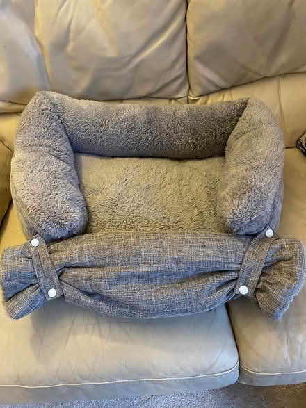 Photo of free Soft cat bed (Yarnton ox51nd) #1