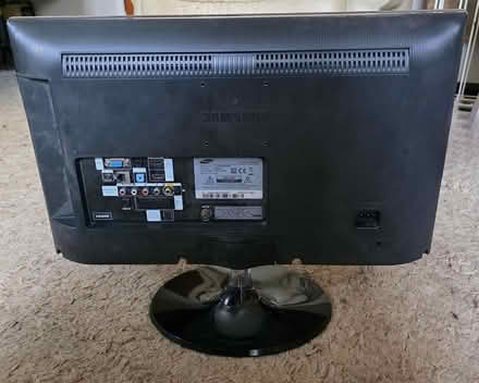 Photo of free Samsung 23" HDTV monitor - Repair? (Lordswood ME5) #2