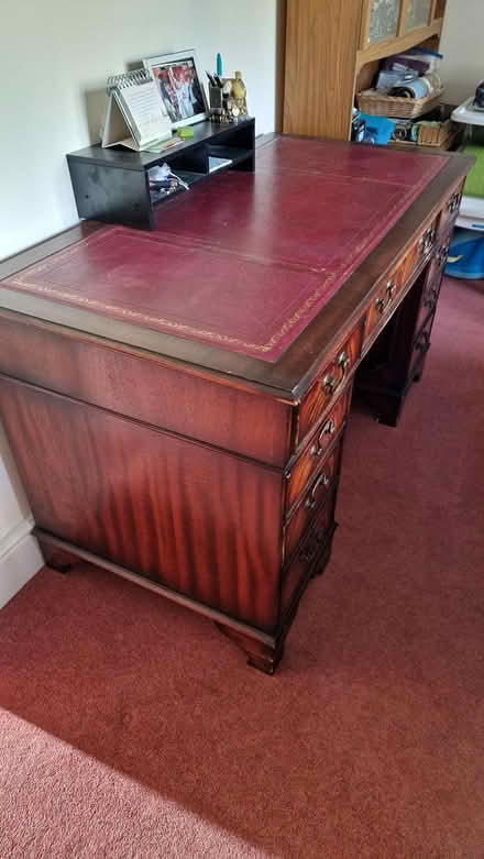 Photo of free Desk (Iver, near Uxbridge) #2