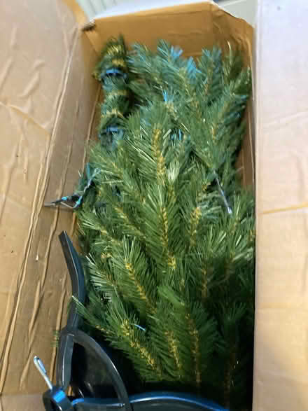 Photo of free Artificial Christmas tree (Edgmond TF10) #2