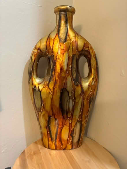 Photo of free Vase (2831 Exterior Street, Bronx) #1