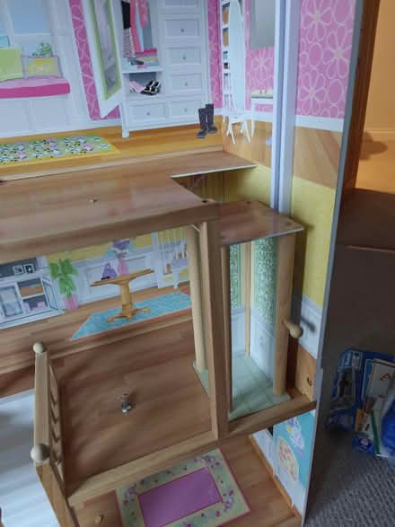 Photo of free Doll's House (N12 Woodside park) #2