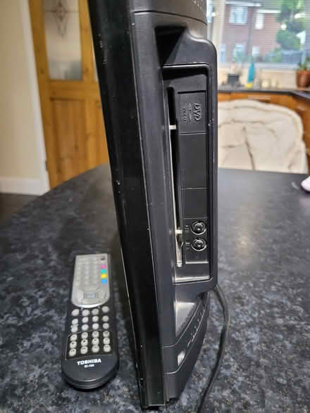 Photo of free Toshiba 21 Inch TV with DVD Player - Not Smart (Purbrook PO7) #2