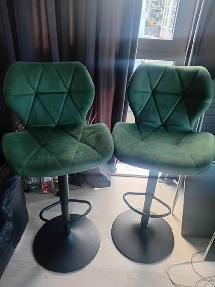 Photo of free Bar stools ,6 dinning chairs, tv (Chelsea habour SW10) #2