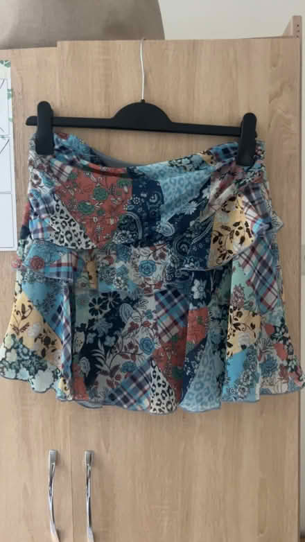 Photo of free Women’s floaty skirt (Coulsdon town station) #1