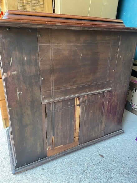 Photo of free Singer treadle sewing machine (Horsham) #4