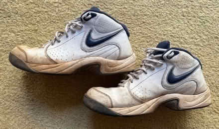 Photo of free Men's Sneakers (Cupertino - DeAnza and 280) #2