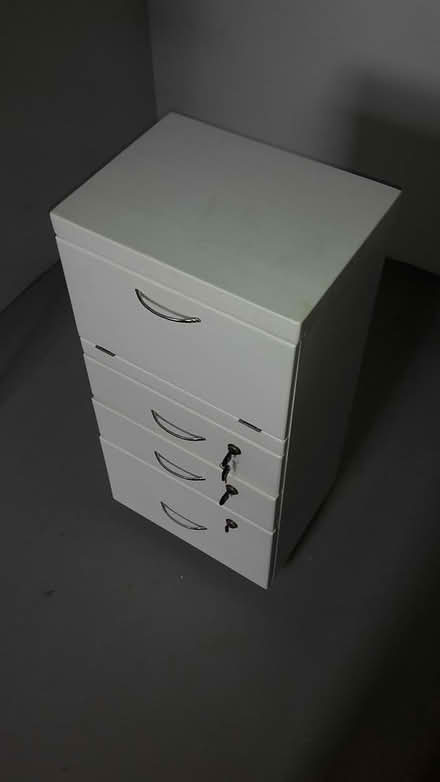 Photo of free Vanity Chest of Drawers (Queenstown, near MRT) #1