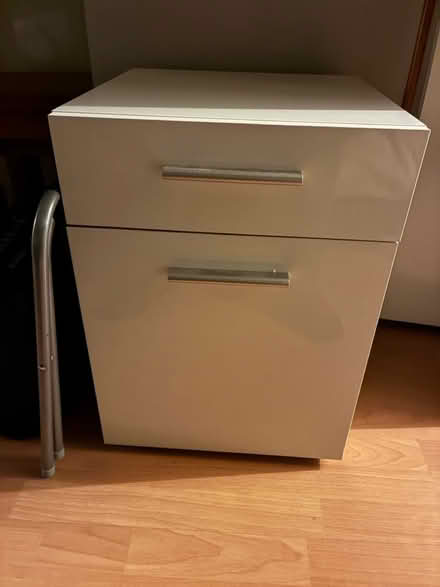 Photo of free Small bedside unit (St Paul’s cray) #1