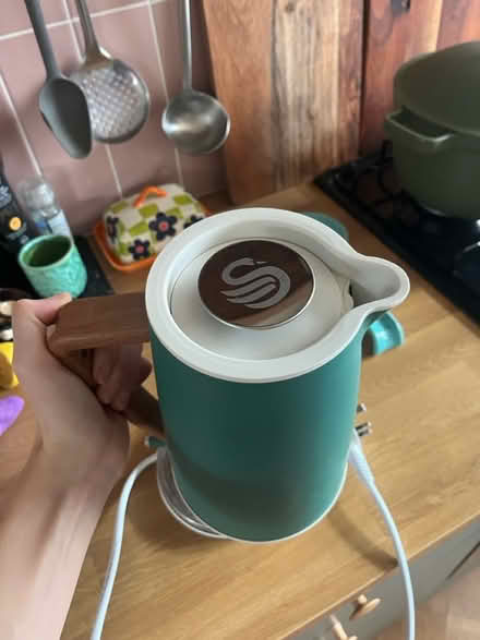 Photo of free Teal Swan Kettle (Nuthall/Kimberley, Nottingham) #3