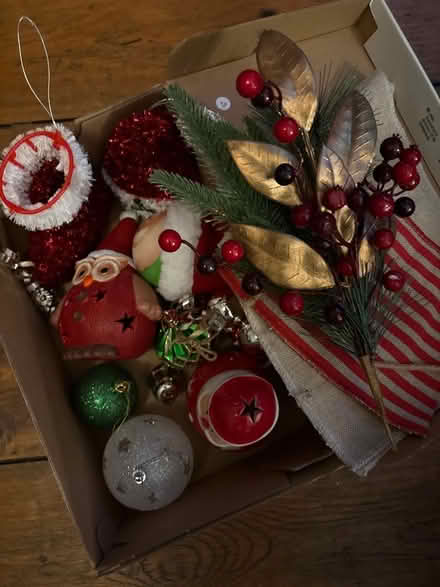 Photo of free Christmas decorations (Greaves LA1) #1