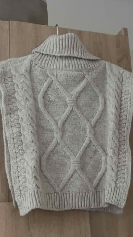 Photo of free Beige pull over jumper split sides (Coulsdon town station) #1