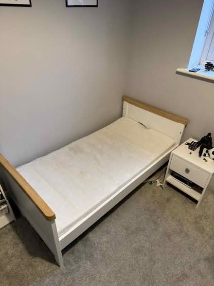 Photo of free Toddler Bed with mattress and 2 boys bedding sets (Hanwood Bank SY5) #2