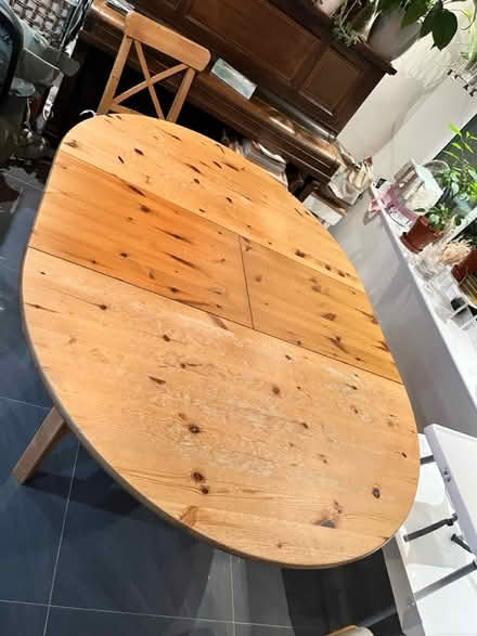 Photo of free Solid wood extending dining table (SL8 Bourne End -near station) #4