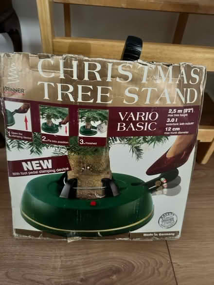Photo of free Christmas tree stand (Sw24hu) #4