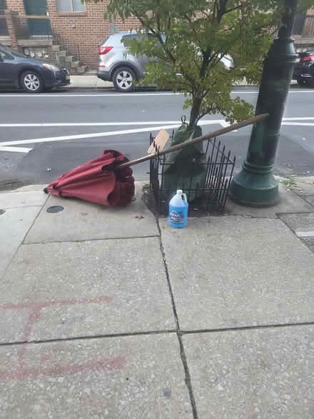 Photo of free De-Icer/Windshield fluid & outdoor🌂 (1922 South St) #1