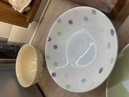 Photo of free bowls and plates (GU14) #1