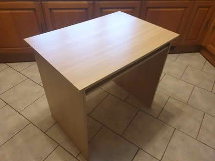 Photo of free Light wood desk (The Rock TF3) #1