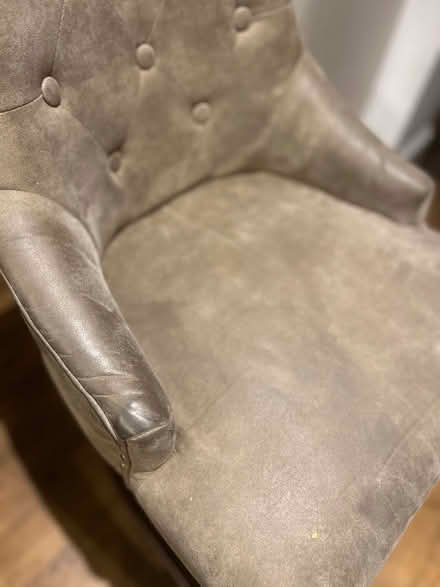 Photo of free 4 bar/island stools (Walton-on-Thames) #3