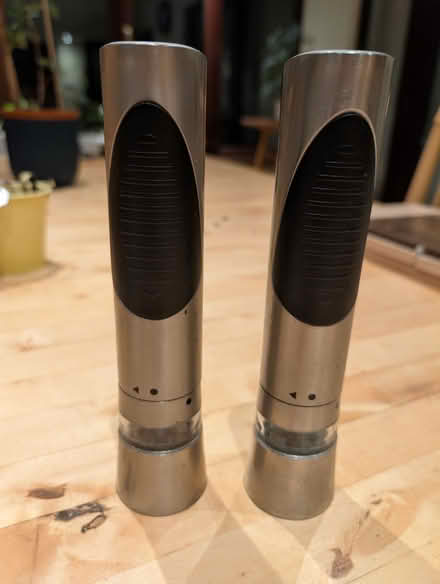 Photo of free Salt and pepper mills (Berg Estate RG22) #1