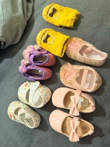 Photo of free Female 6-9months clothes and shoes (Bd1) #3