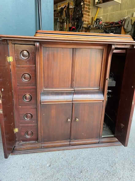 Photo of free Singer treadle sewing machine (Horsham) #1